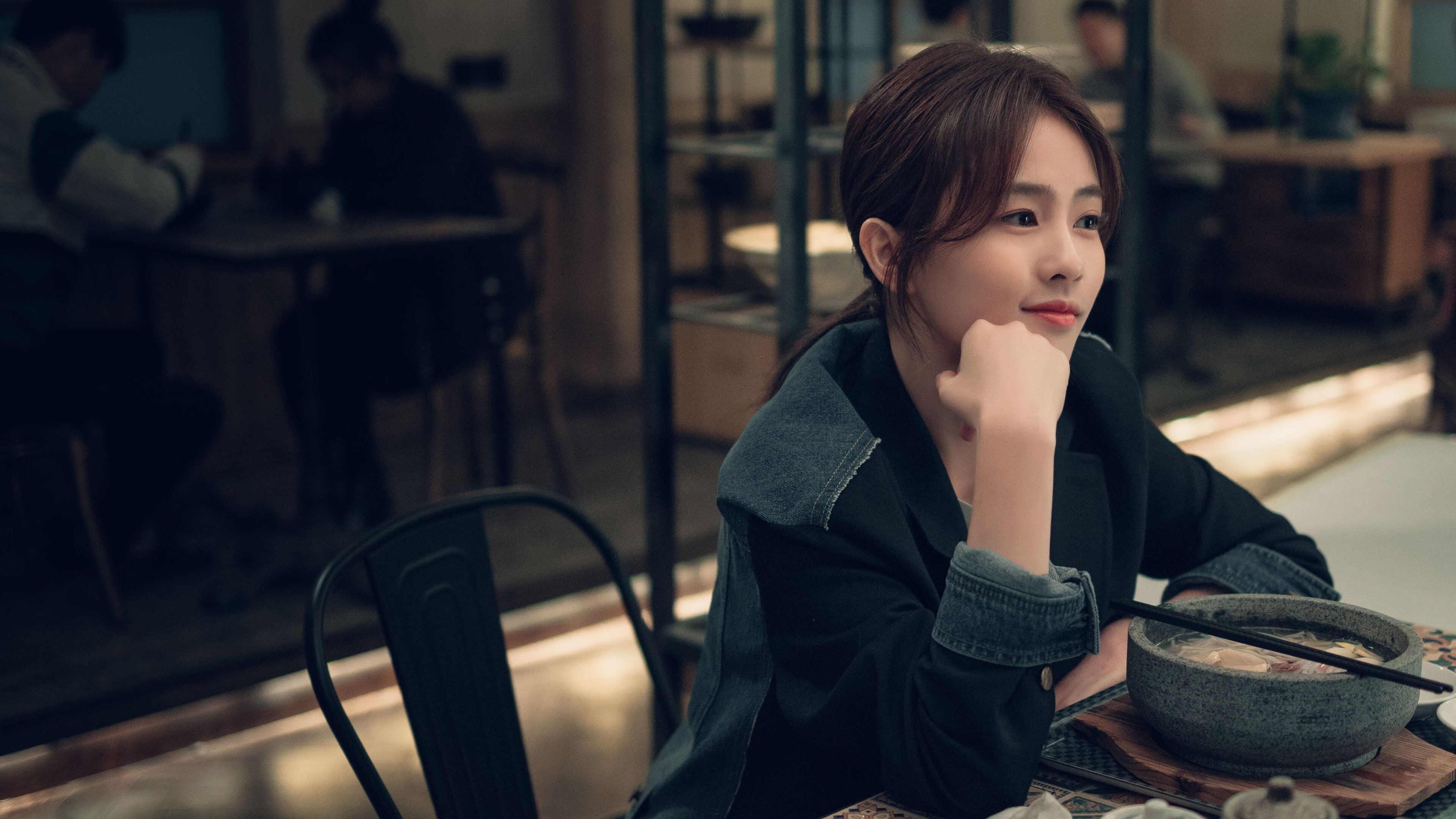 开云体育下载-老鹰狂胜雷霆，西亚卡姆成为关键先生